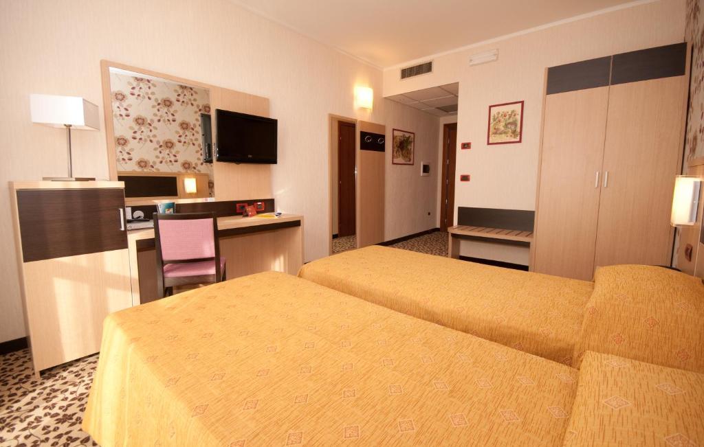 Hotel Brindor Poirino Δωμάτιο φωτογραφία