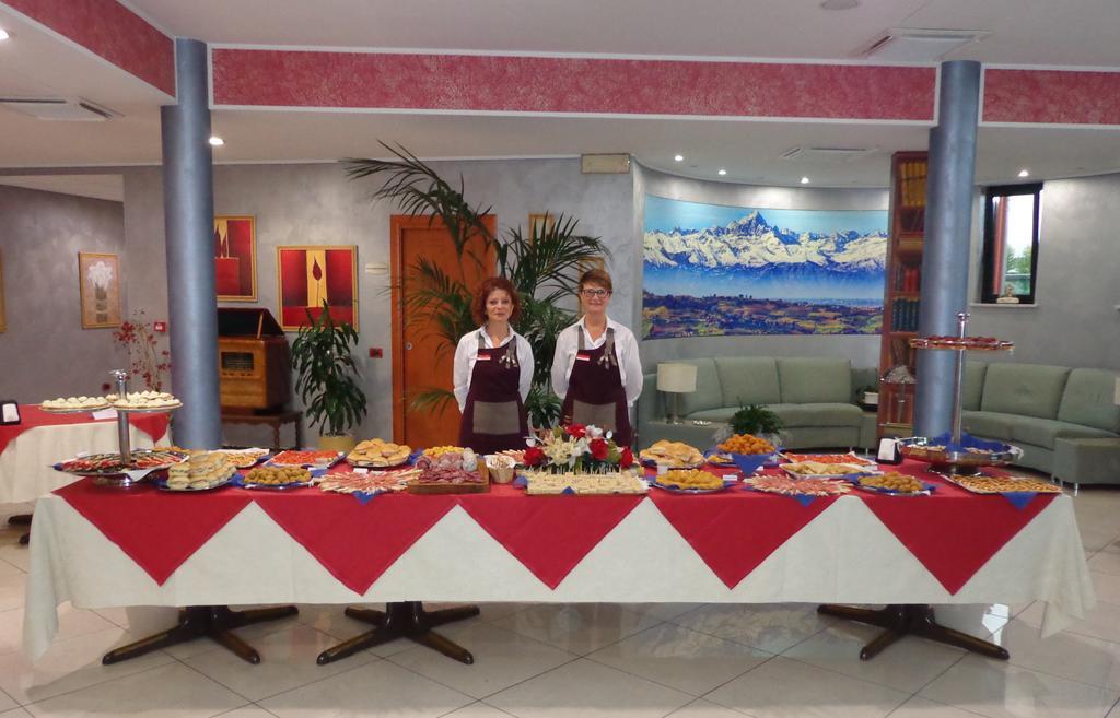 Hotel Brindor Poirino Εξωτερικό φωτογραφία