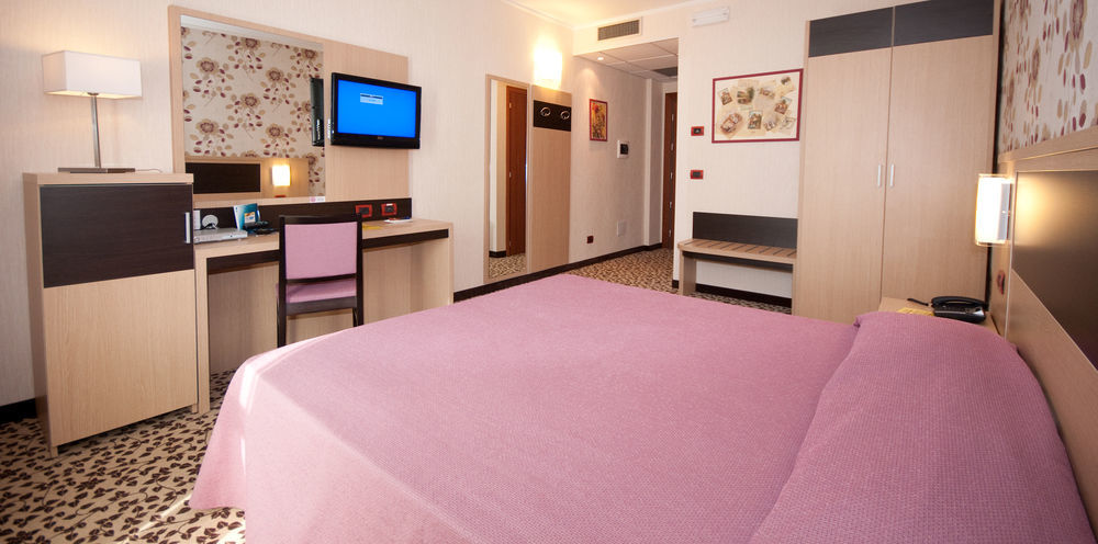 Hotel Brindor Poirino Εξωτερικό φωτογραφία