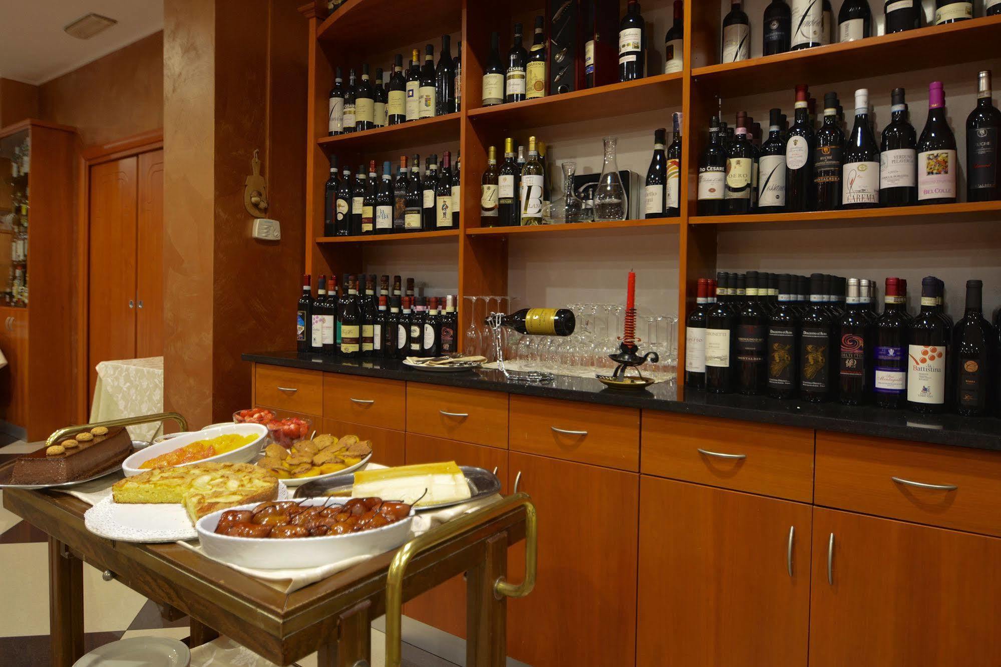 Hotel Brindor Poirino Εξωτερικό φωτογραφία