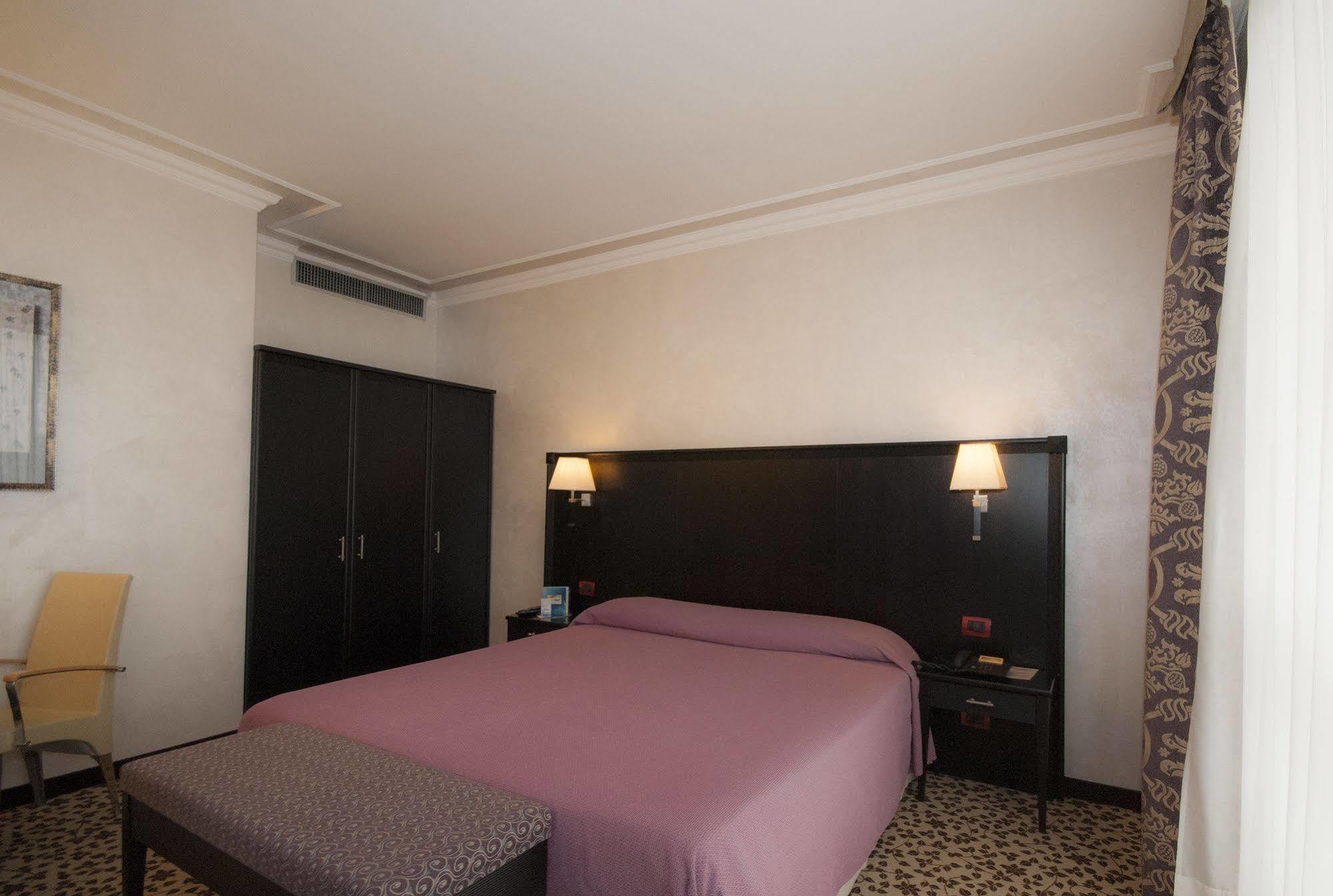 Hotel Brindor Poirino Εξωτερικό φωτογραφία