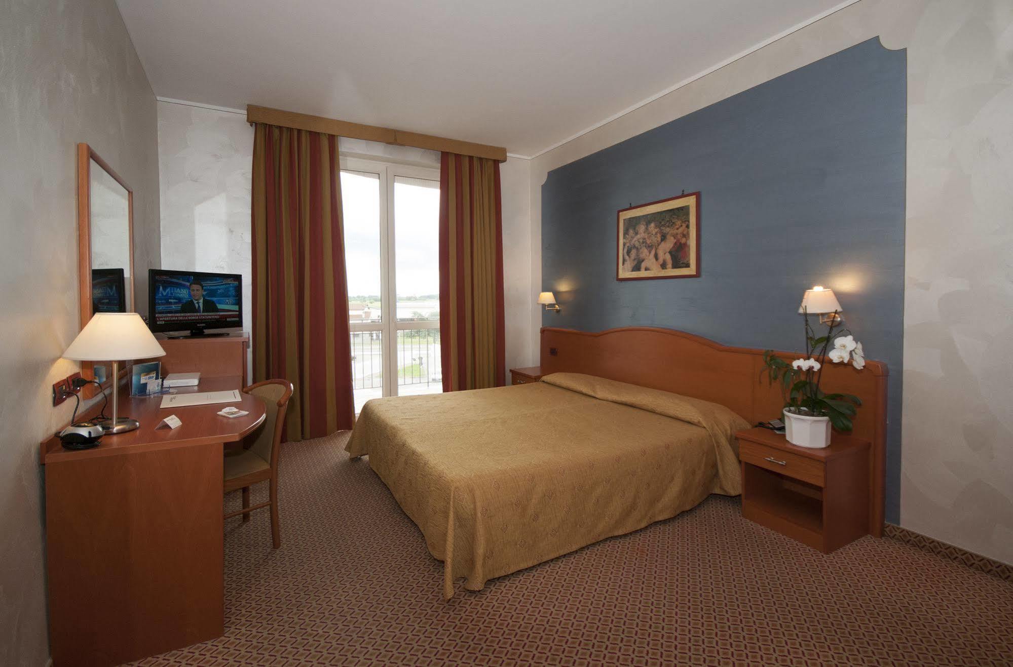 Hotel Brindor Poirino Εξωτερικό φωτογραφία