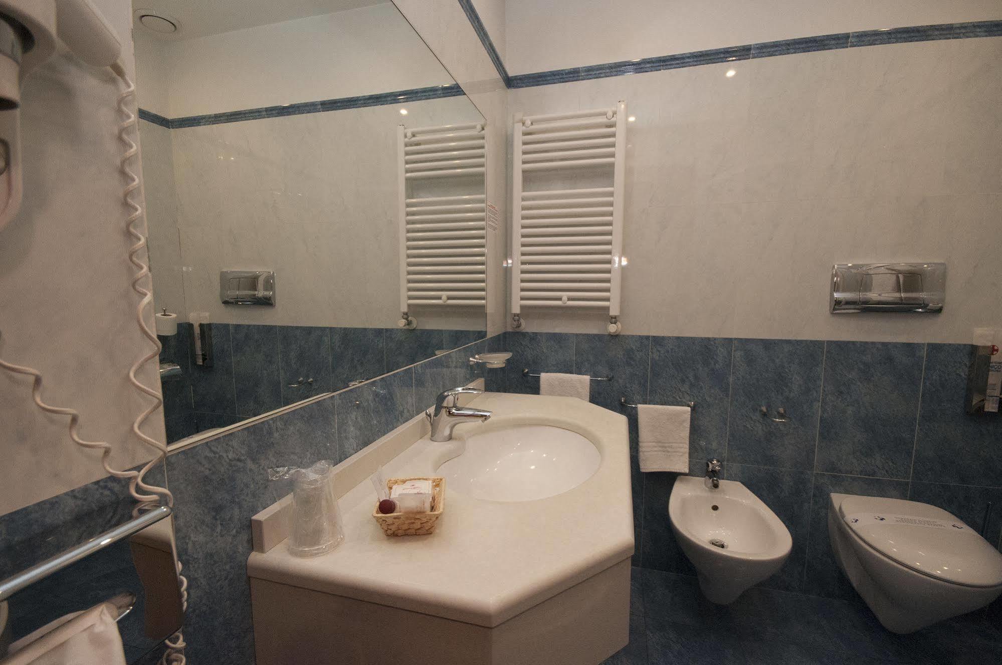 Hotel Brindor Poirino Εξωτερικό φωτογραφία