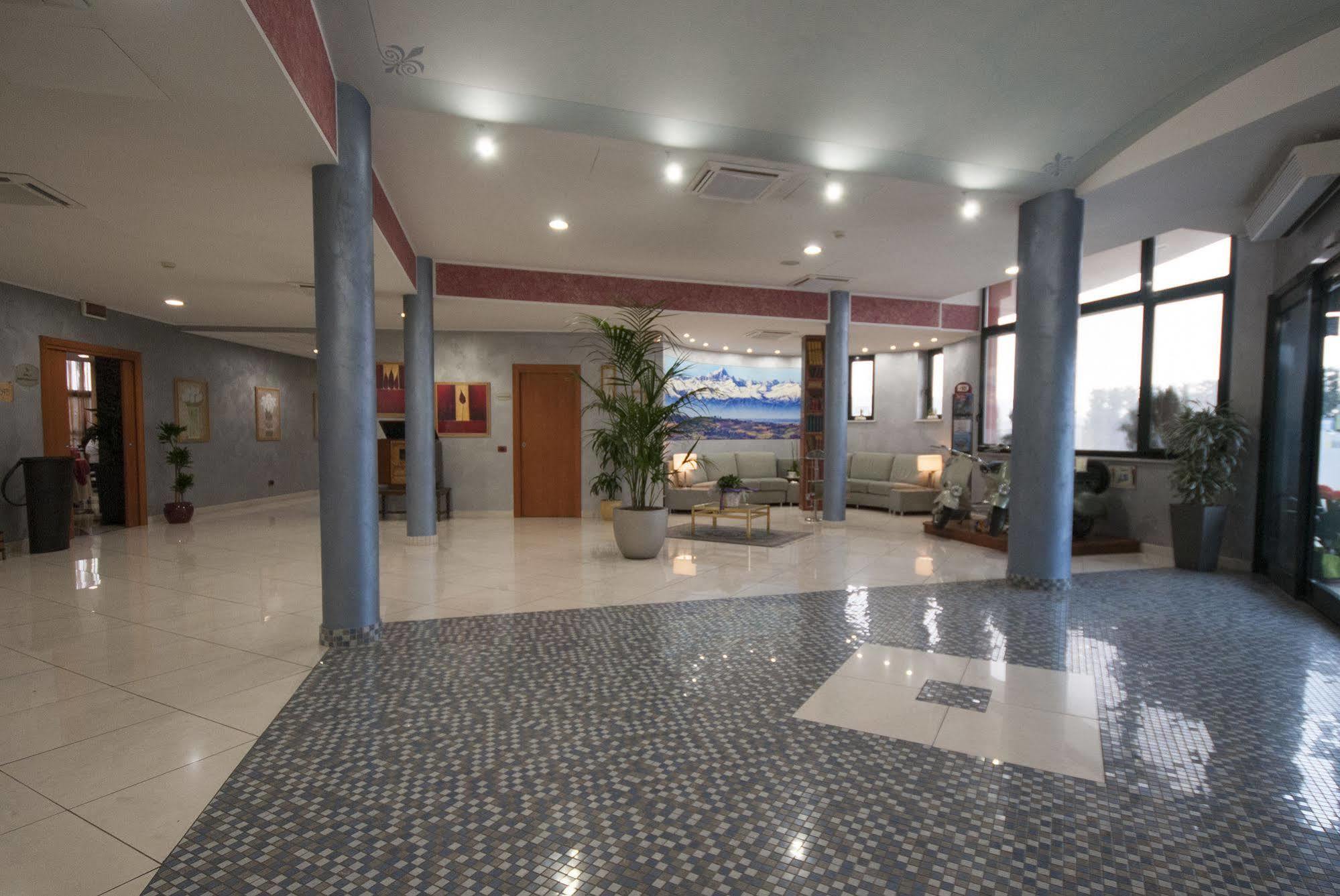 Hotel Brindor Poirino Εξωτερικό φωτογραφία